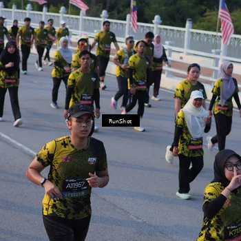 Runner Photo 7119191
