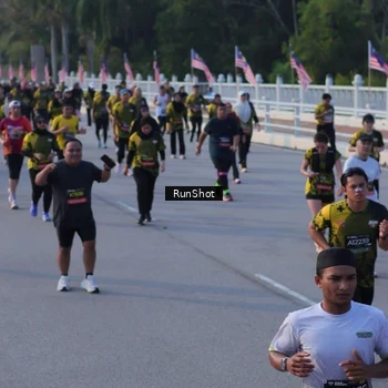 Runner Photo 7119251