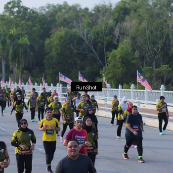 Runner Photo 7119305