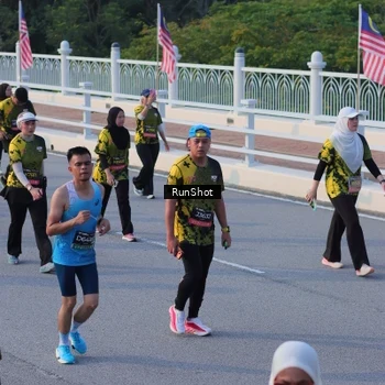Runner Photo 7119395