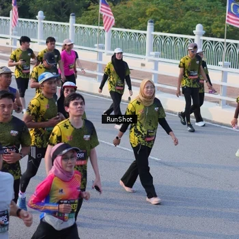 Runner Photo 7119470