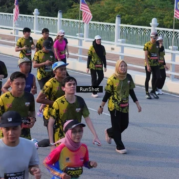 Runner Photo 7119471