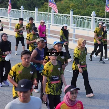 Runner Photo 7119474