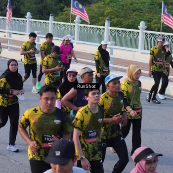 Runner Photo 7119475
