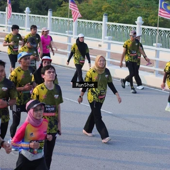 Runner Photo 7119476