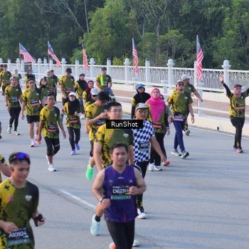 Runner Photo 7119515