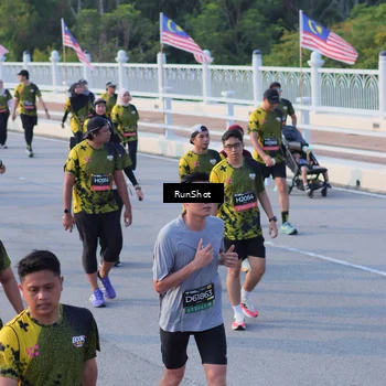 Runner Photo 7119613