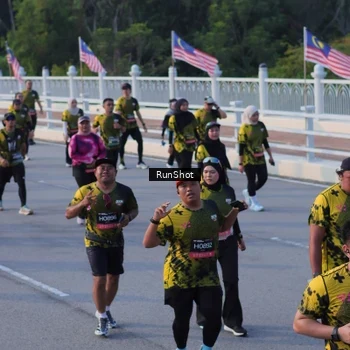 Runner Photo 7119641