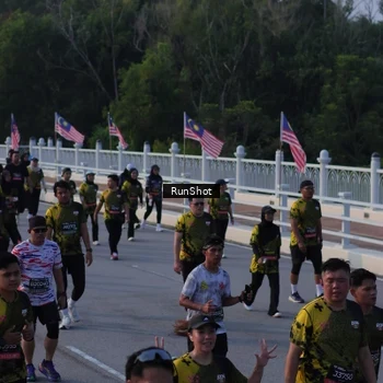 Runner Photo 7119750