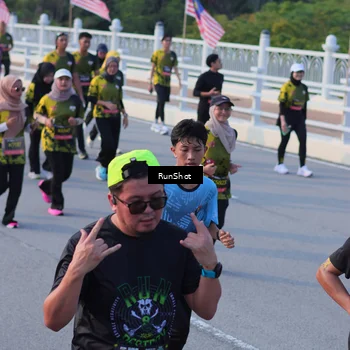 Runner Photo 7120203