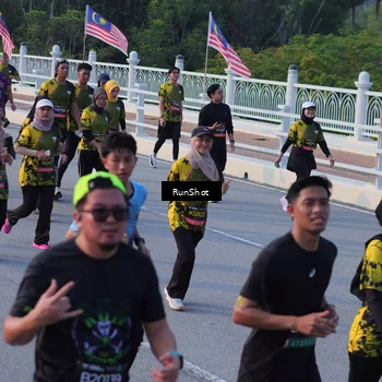 Runner Photo 7120210