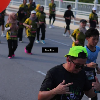 Runner Photo 7120211