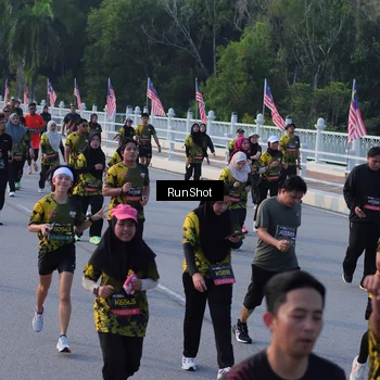 Runner Photo 7120240
