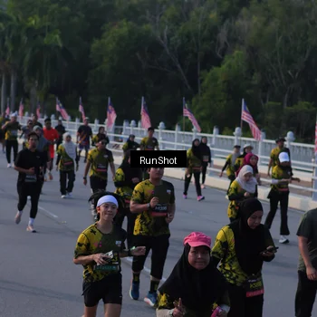 Runner Photo 7120250