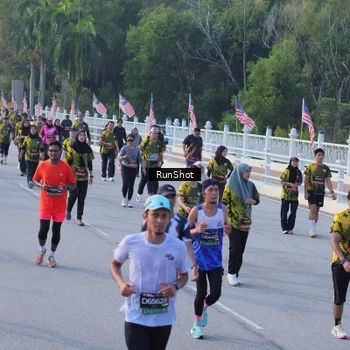 Runner Photo 7120301