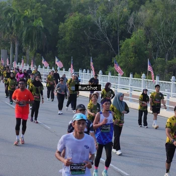Runner Photo 7120303