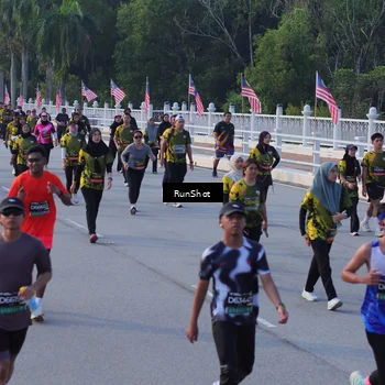 Runner Photo 7120316