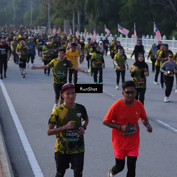 Runner Photo 7120330