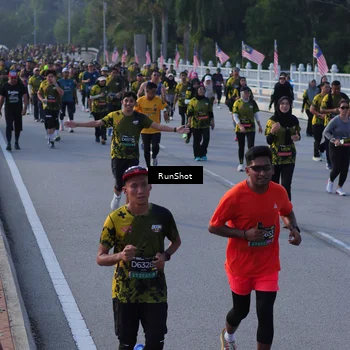 Runner Photo 7120334