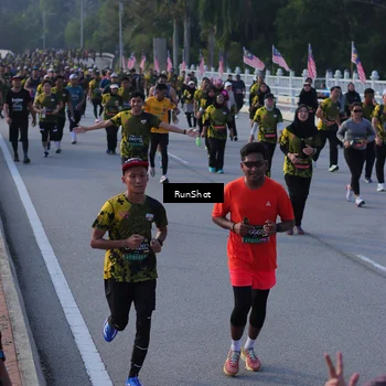 Runner Photo 7120337