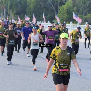 Runner Photo 7120535
