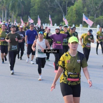 Runner Photo 7120538