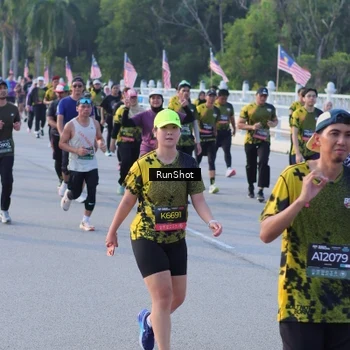 Runner Photo 7120541