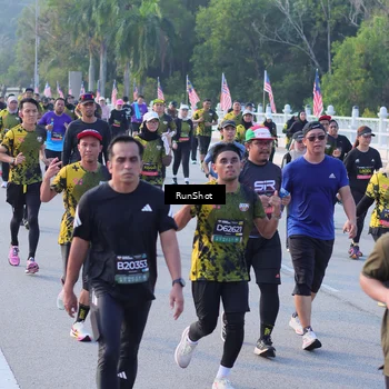 Runner Photo 7120572