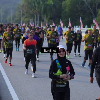 Runner Photo 7120615