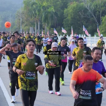 Runner Photo 7120659