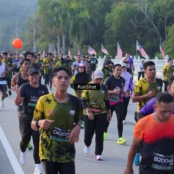 Runner Photo 7120660