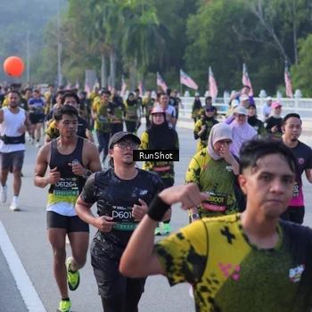 Runner Photo 7120667
