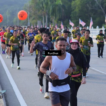 Runner Photo 7120700
