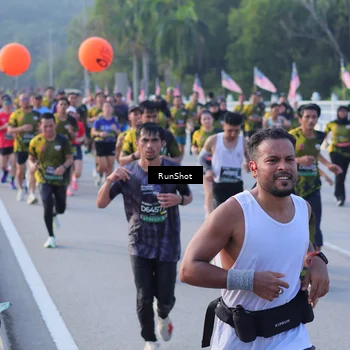 Runner Photo 7120704