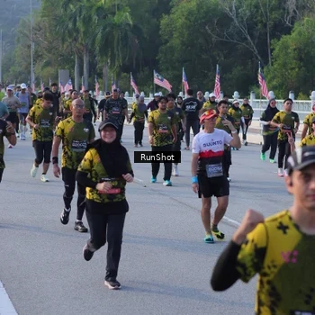 Runner Photo 7120824