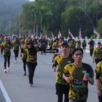 Runner Photo 7120825