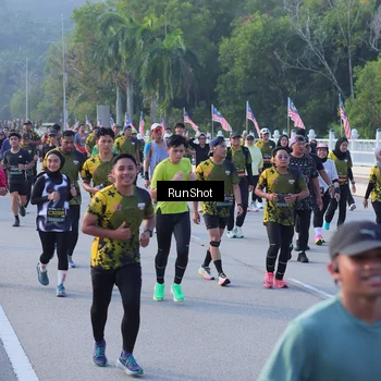 Runner Photo 7120912