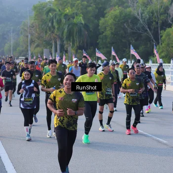 Runner Photo 7120914