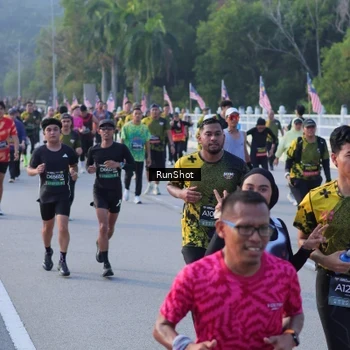 Runner Photo 7120944