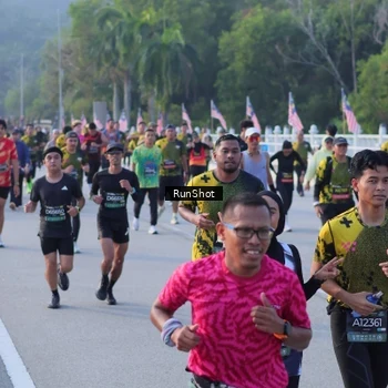 Runner Photo 7120946