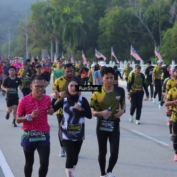 Runner Photo 7120950