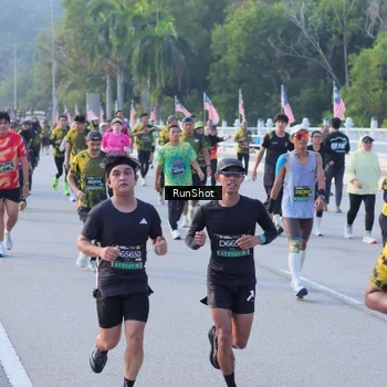 Runner Photo 7120960