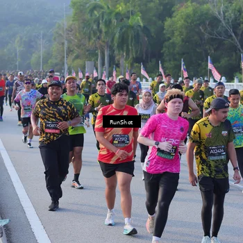 Runner Photo 7121003