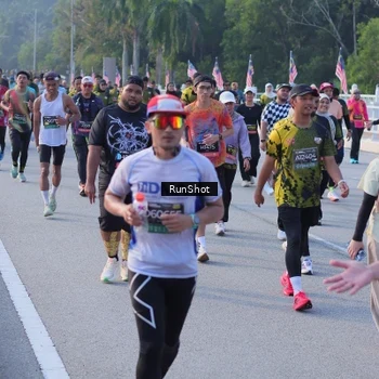 Runner Photo 7121073