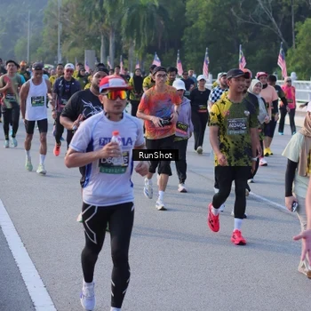 Runner Photo 7121076