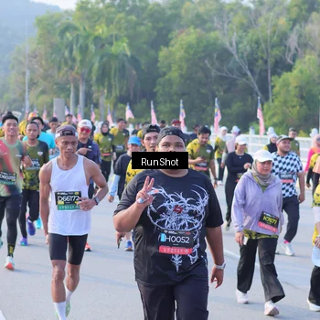 Runner Photo 7121100