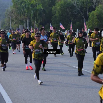 Runner Photo 7121200
