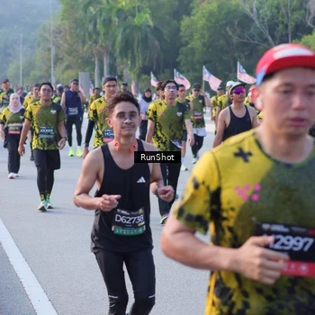 Runner Photo 7123651