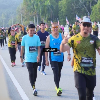 Runner Photo 7124001