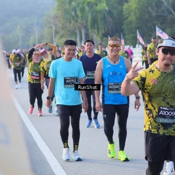 Runner Photo 7124002